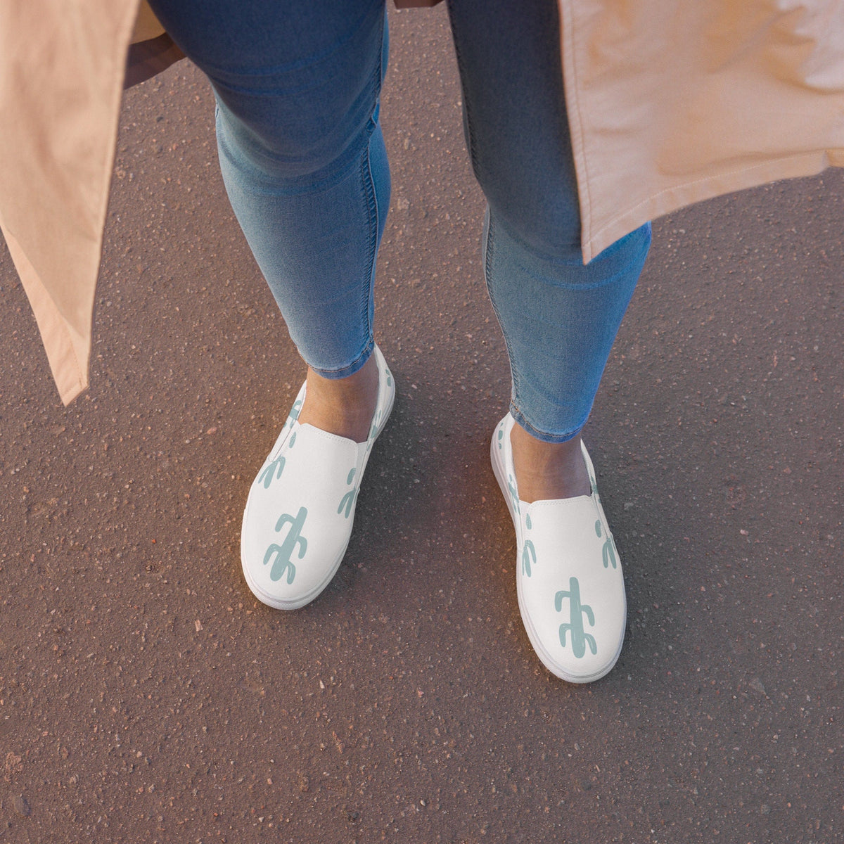 Women’s slip-on cactus canvas shoes