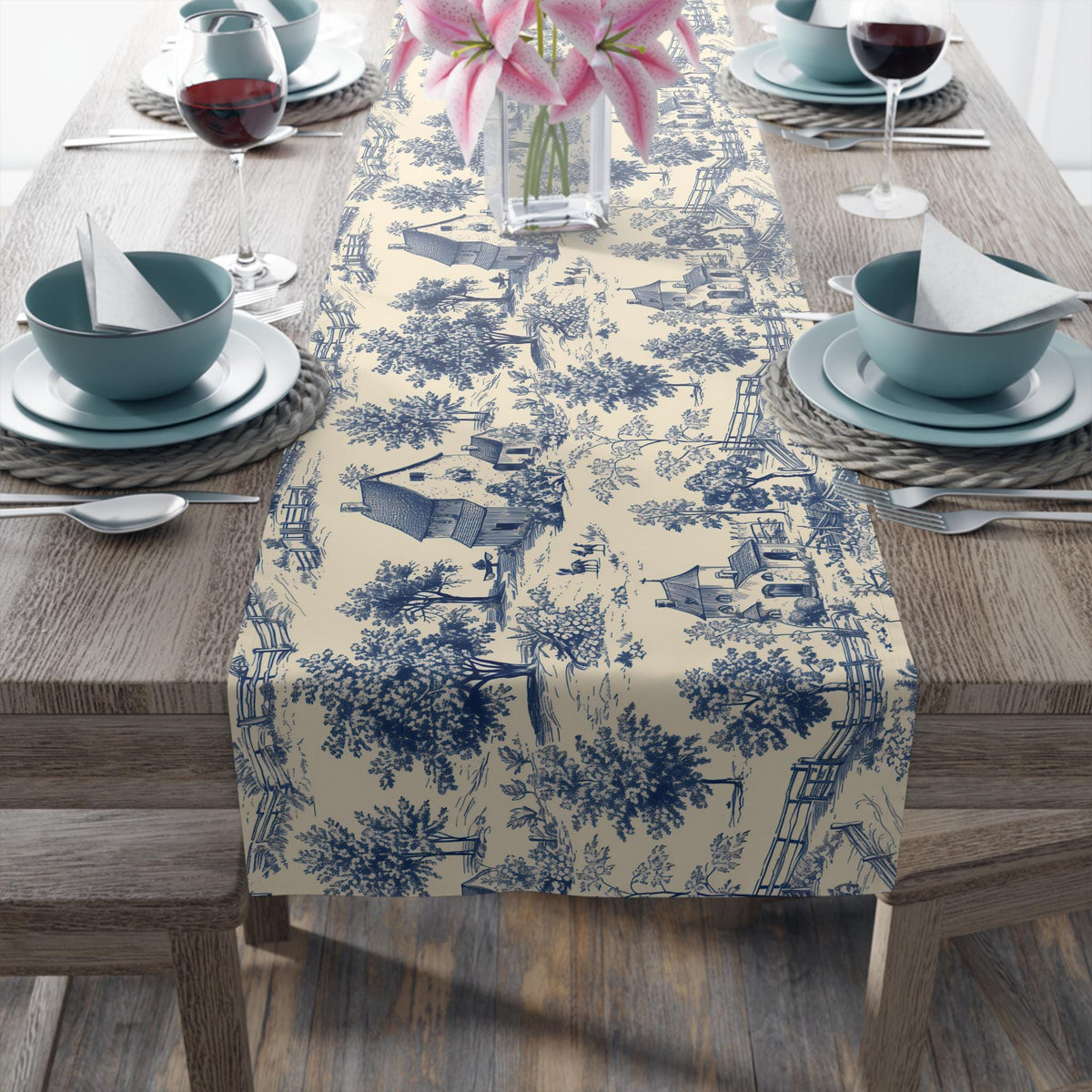 Classic Blue and White Chinioserie Toile De Jouy Table Runner Farmhouse kitchen (Cotton, Poly)