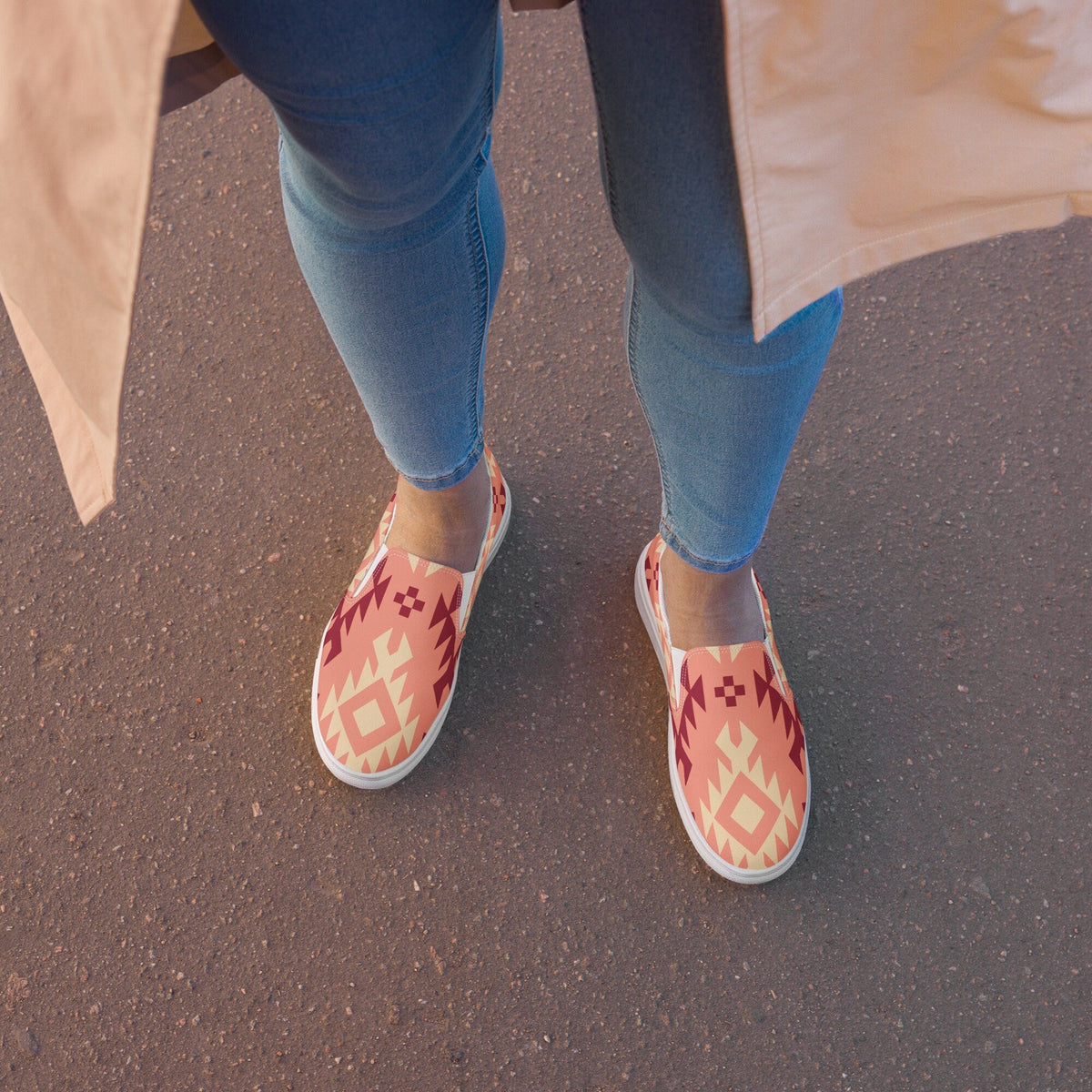 Pink Aztec - Women’s slip-on canvas shoes