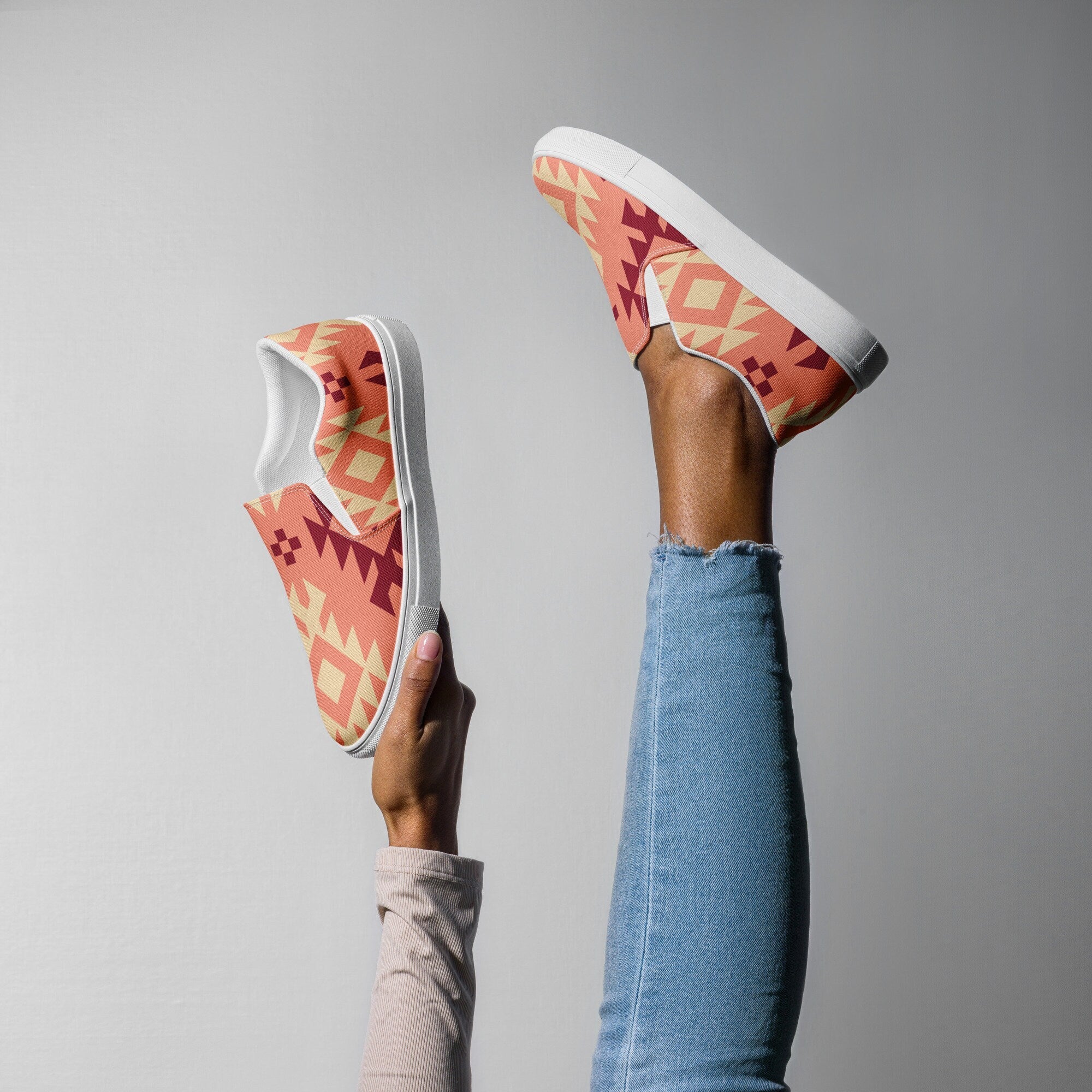 Pink Aztec - Women’s slip-on canvas shoes